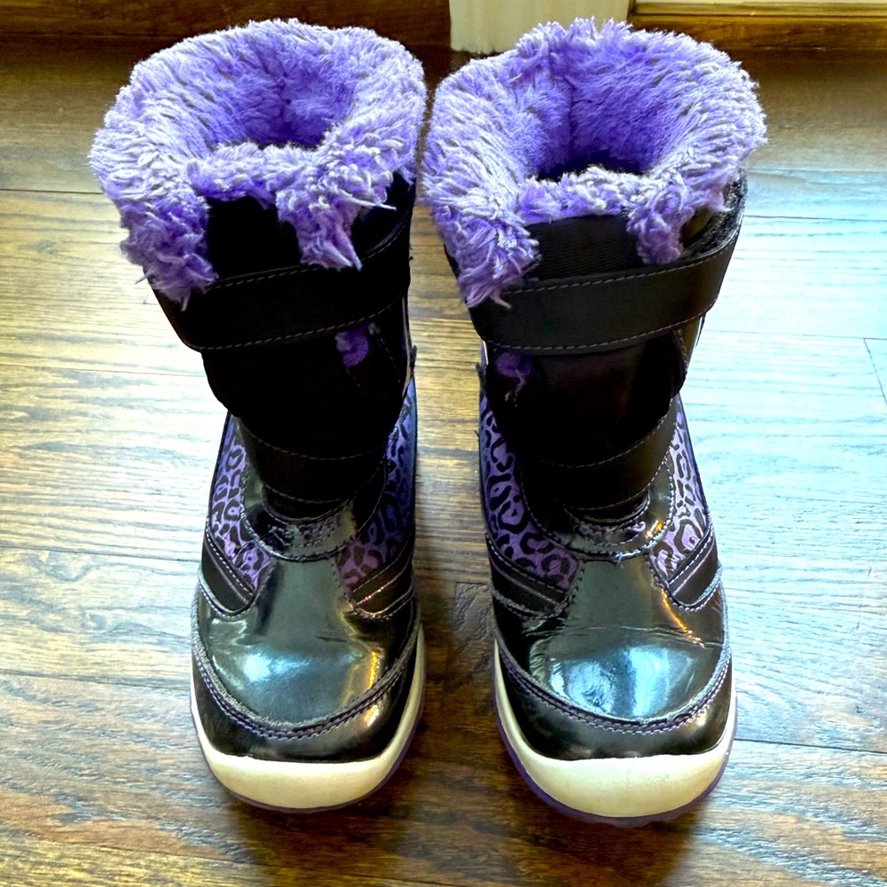 Rugged outback girls size 12 snow boots